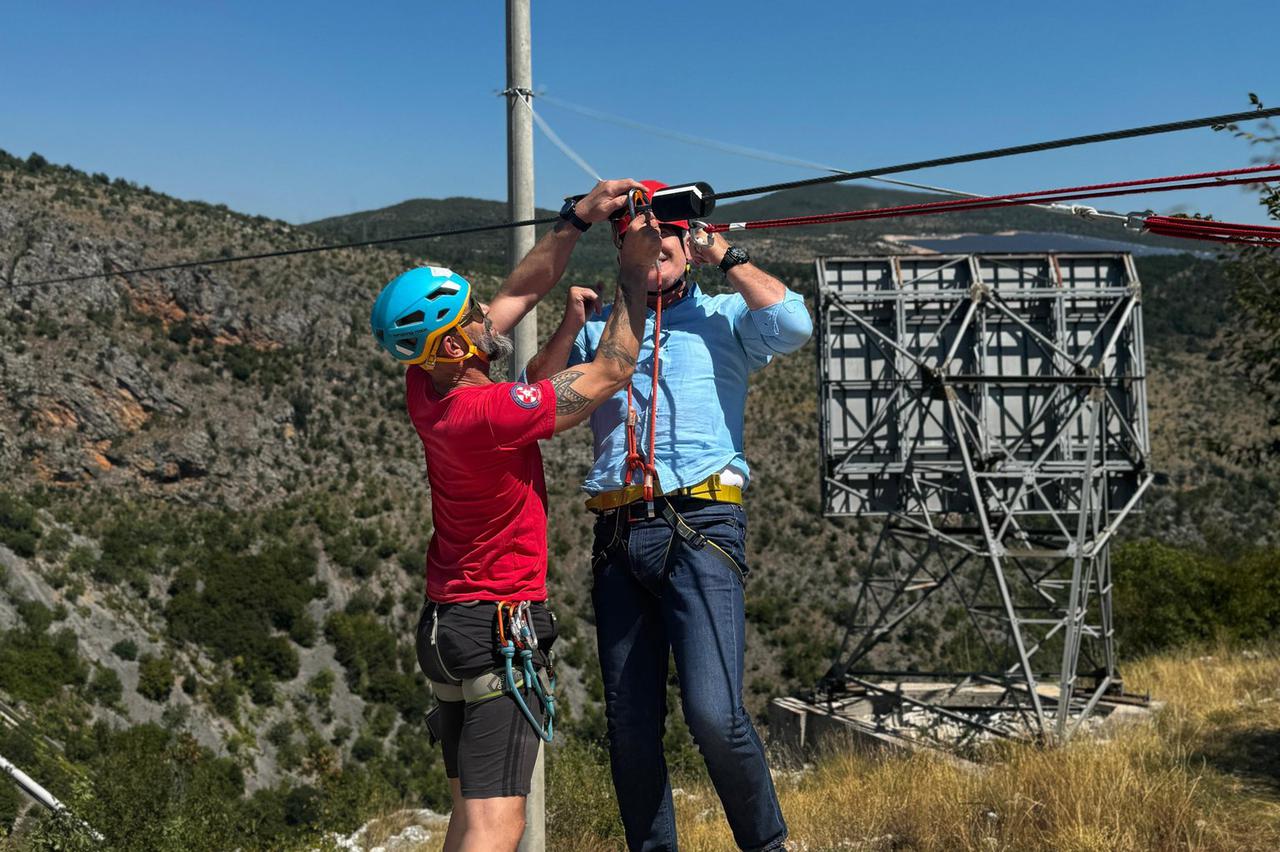 Dragan Čović zip line