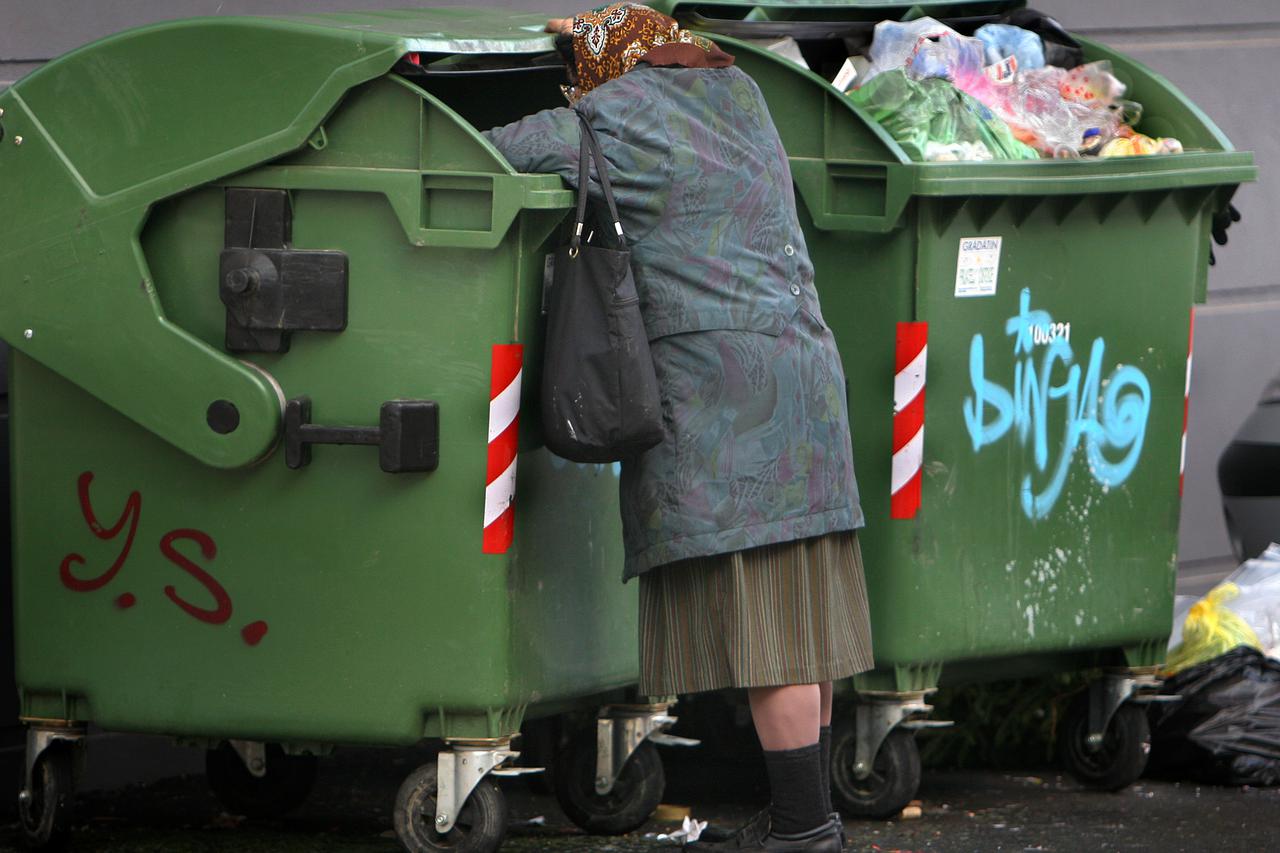 SNIMIO DAVOR KIBEL , OSIJEK, 08.01.2008. VJ G.ZABUNĐIJE, SIROMAŠTVO, KOPANJE PO SMEĆU