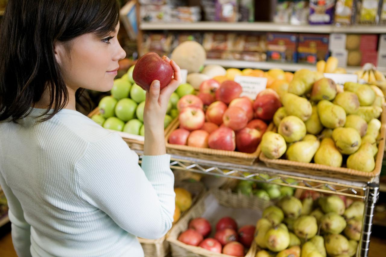 Woman grocery shopping