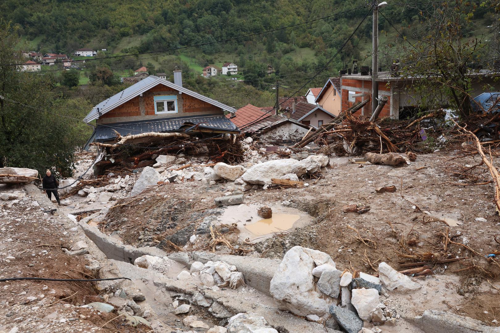 U sjevernom dijelu Hercegovine u poplavama i odronima je smrtno stradalo ukupno 13 osoba. U Jablanici su pronađena tijela dvanaest poginulih, a na području Konjica jedna osoba. 
