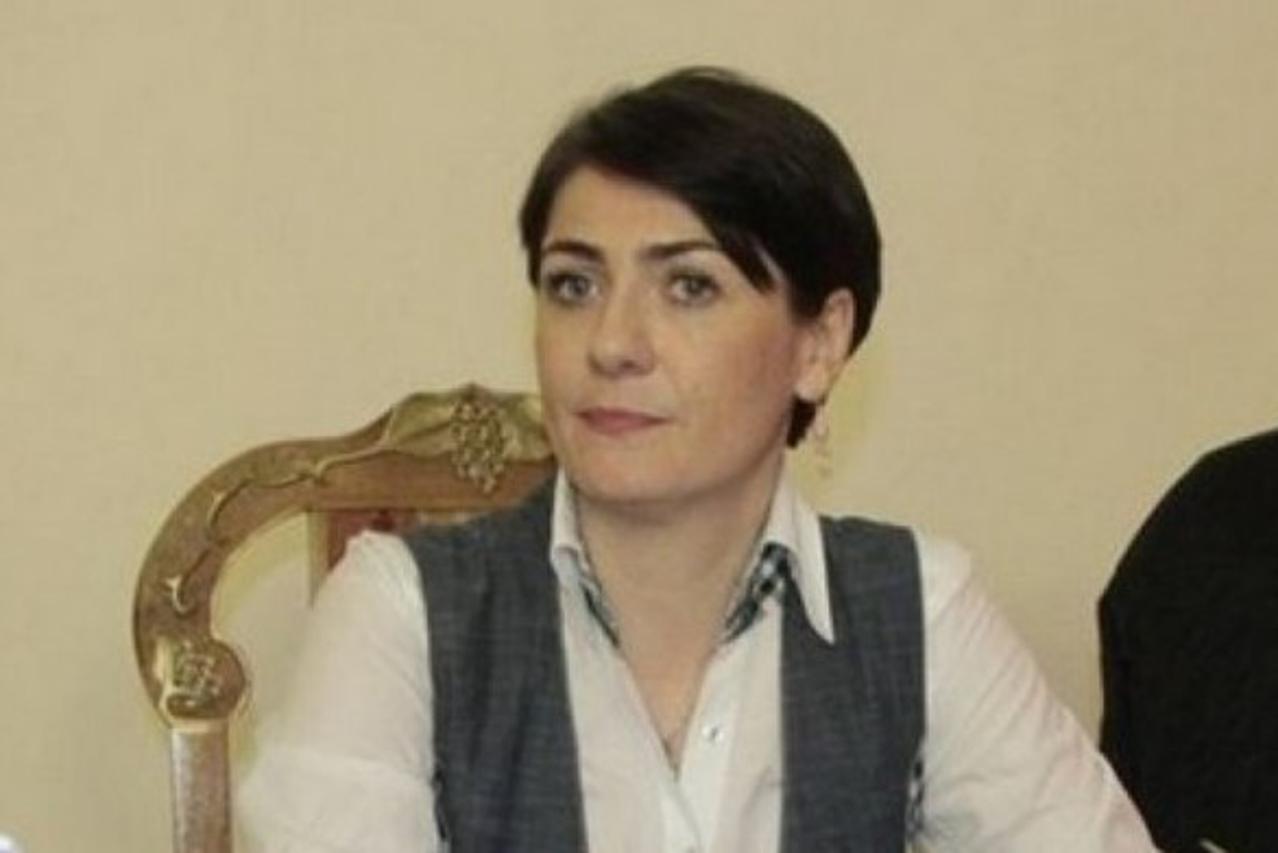 alisa mahmutović: