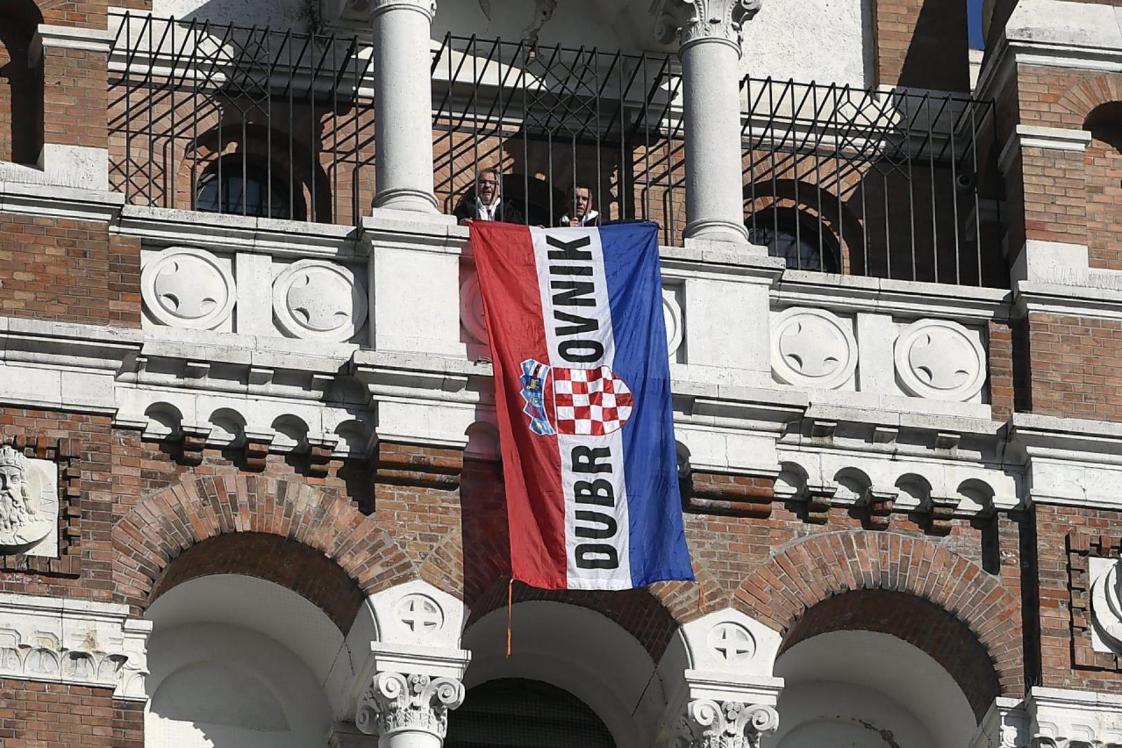 Galerija: Hrvatski I Srpski Navijači Izašli Na Ulice, Zajedno Se ...