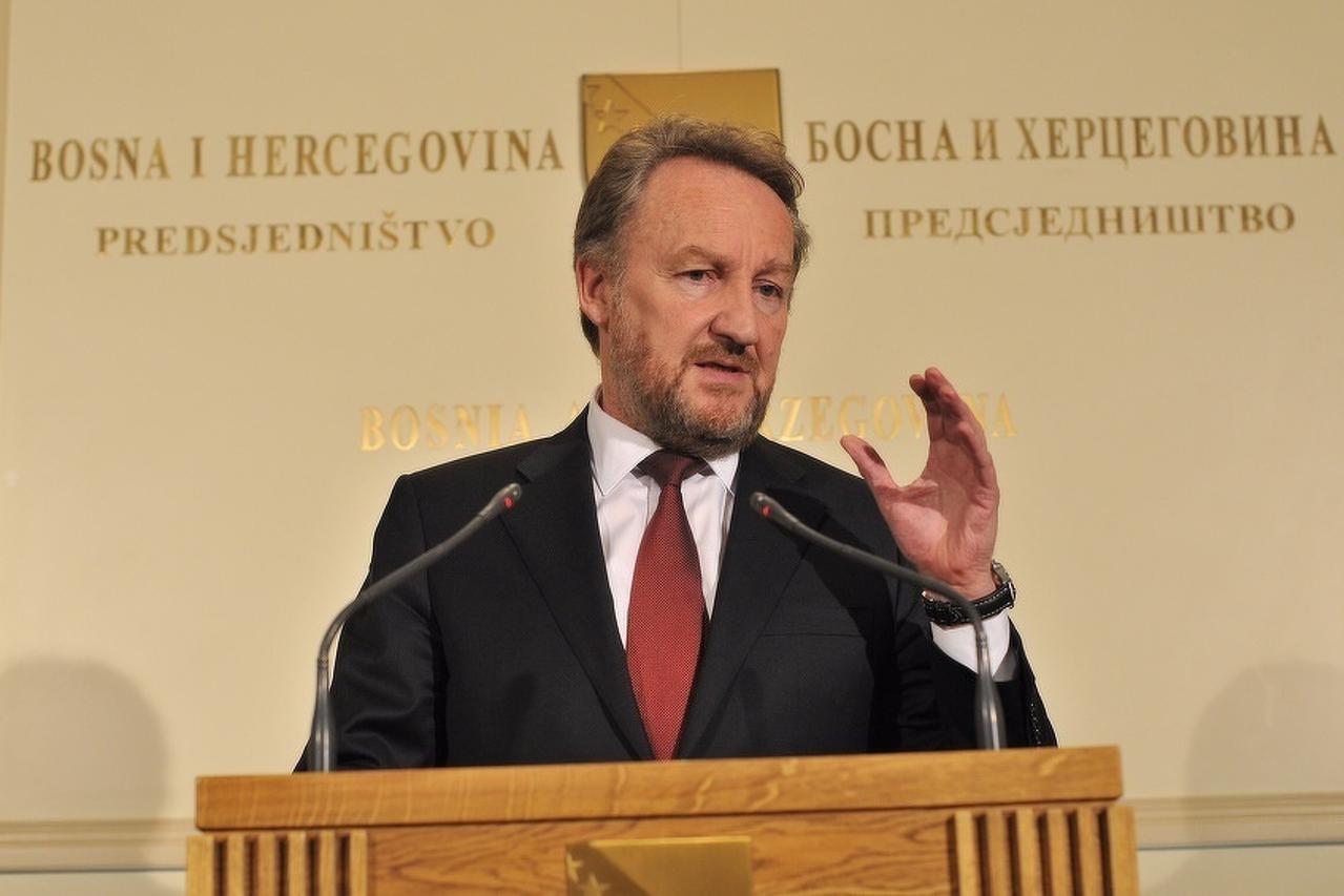 Bakir Izetbegović 