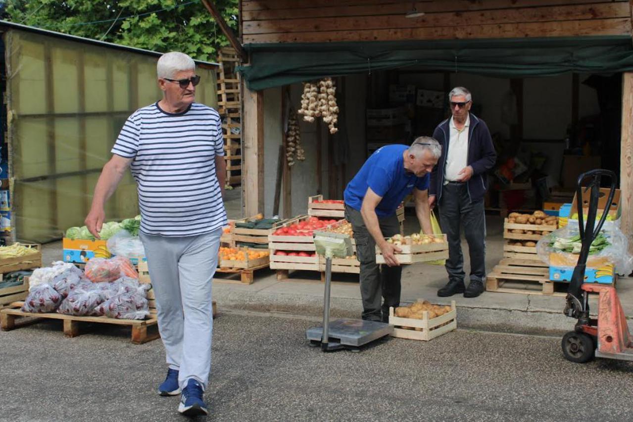 Veletržnica u Tasovčićima