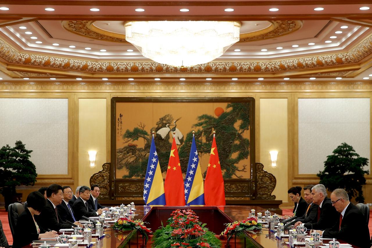 Dragan Covic (2nd R), Chairman of Bosnia and Herzegovina's tripartite Presidency, meets with Chinese President Xi Jinping (2nd L) at the Great Hall Of The People in Beijing, China September 4, 2015. REUTERS/Lintao Zhang/Pool